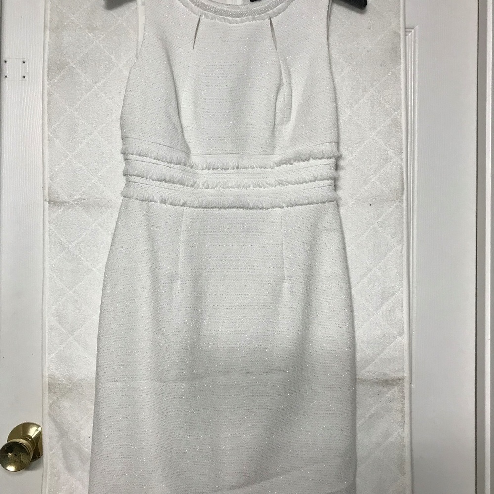 TAHARI ARTHUR S. LEVINE A Line Dress Size 2P- WHITE